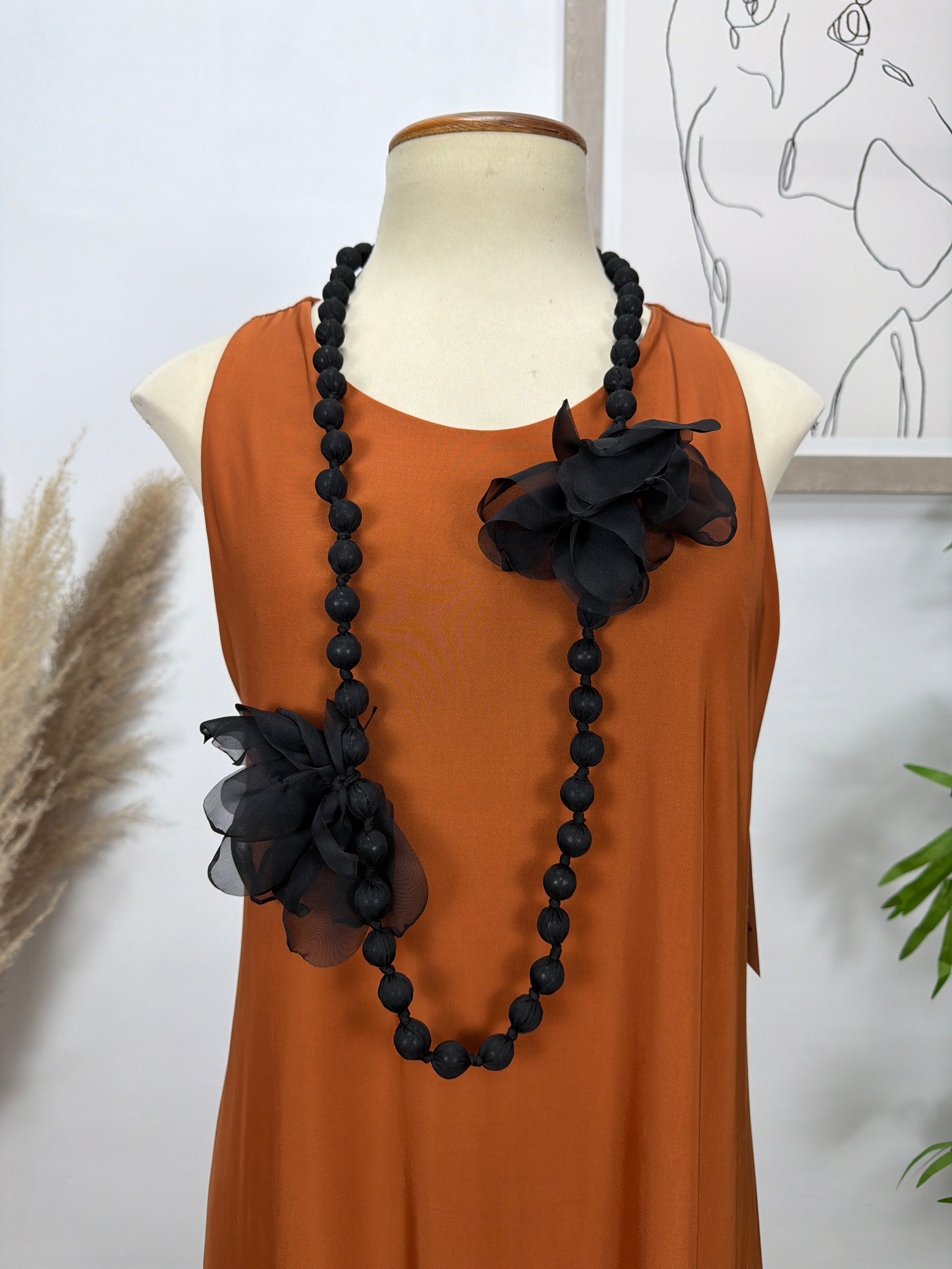 Collar Caramelo Flor Negro