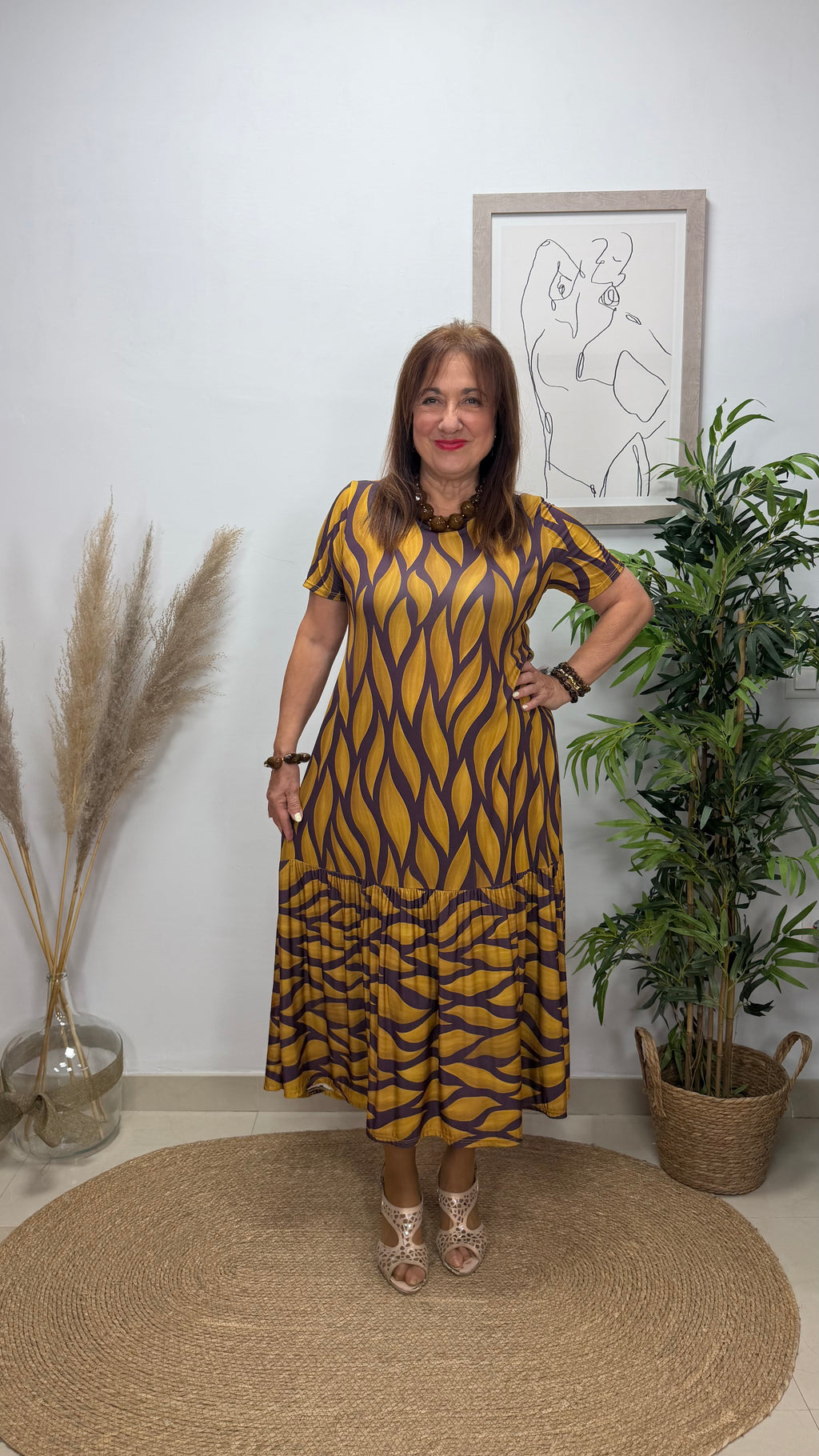 Vestido Redes Manga Corta Dorado