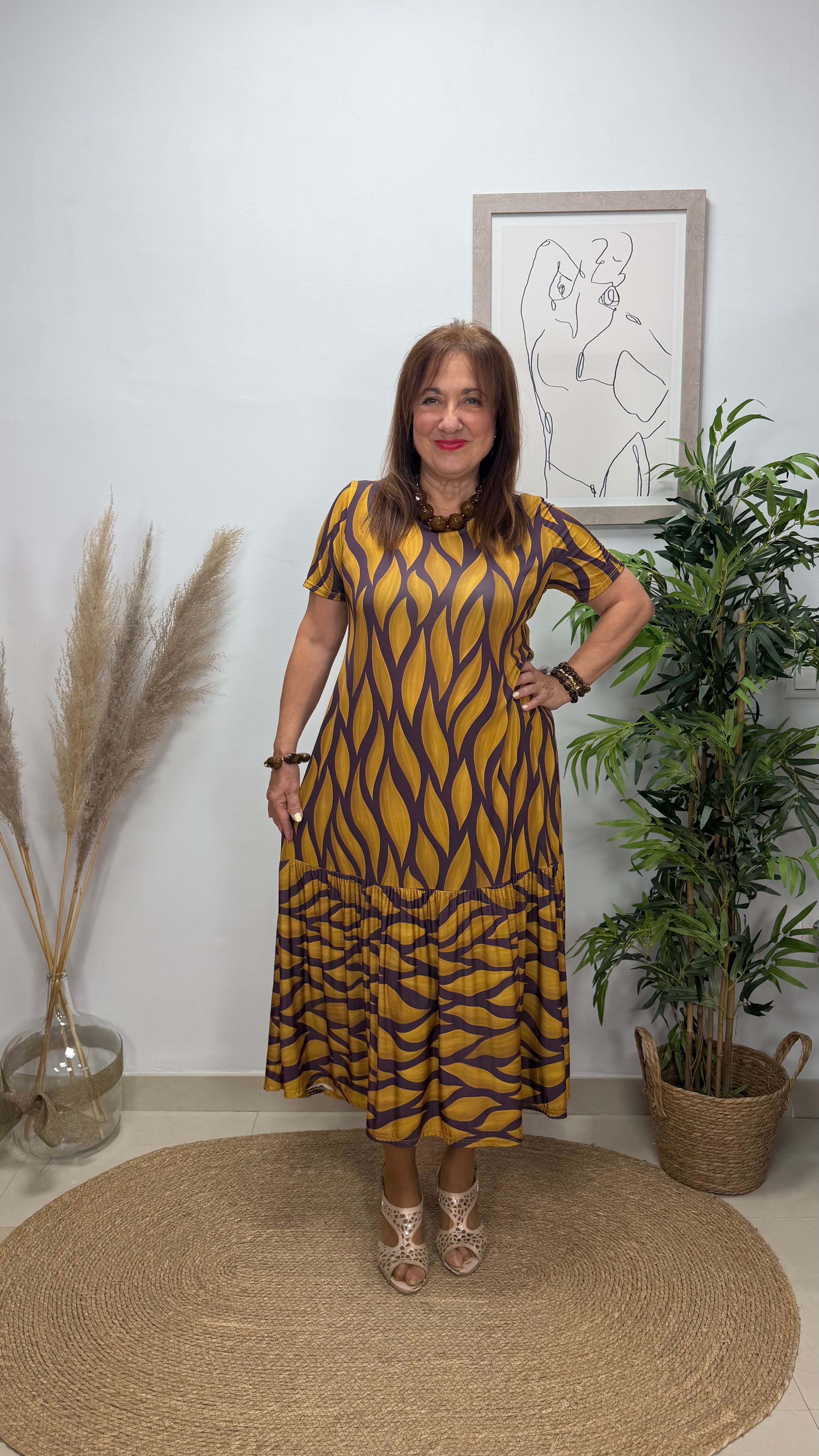 Vestido Redes Manga Corta Dorado
