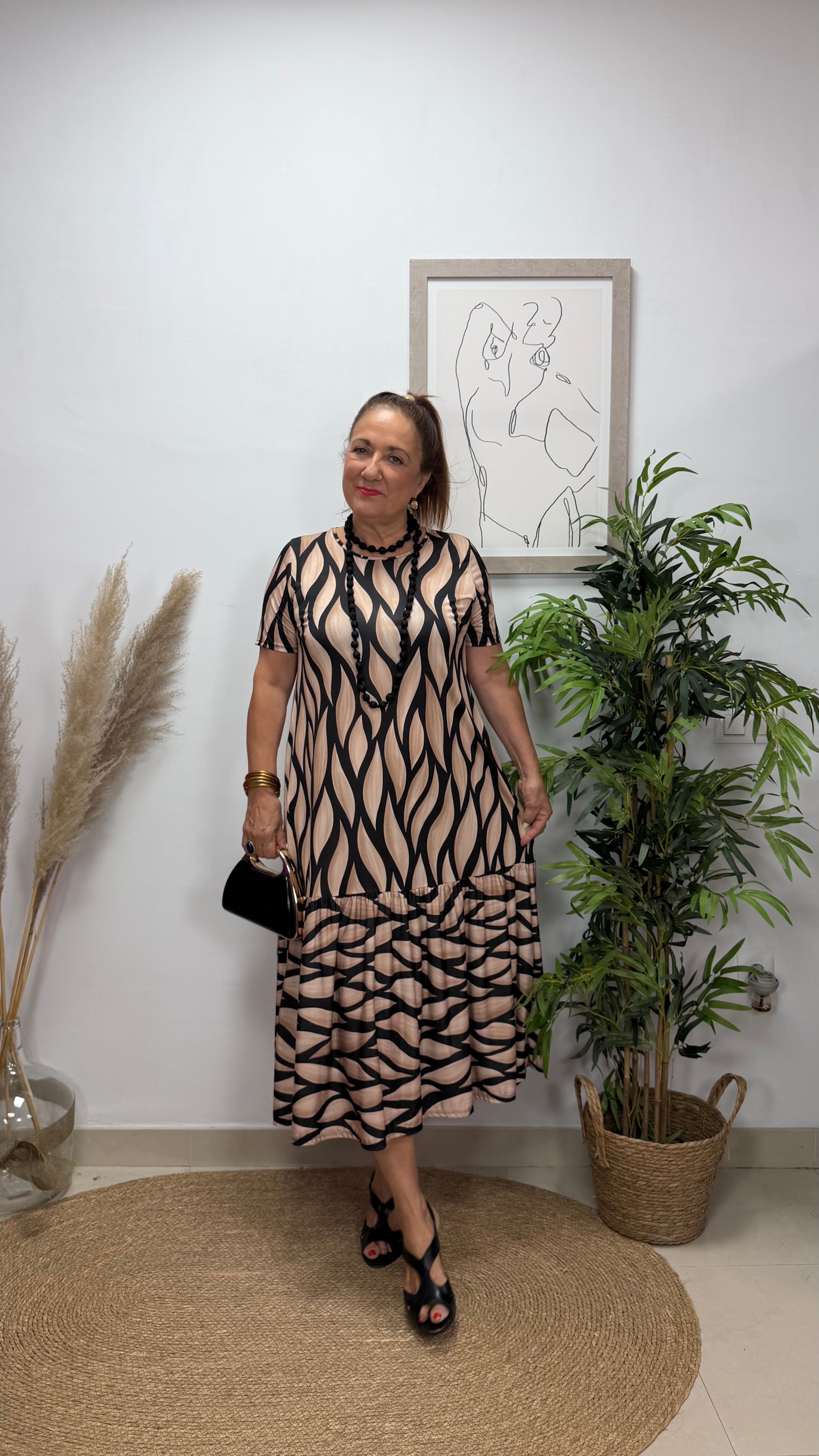 Vestido Redes Manga Corta Beige