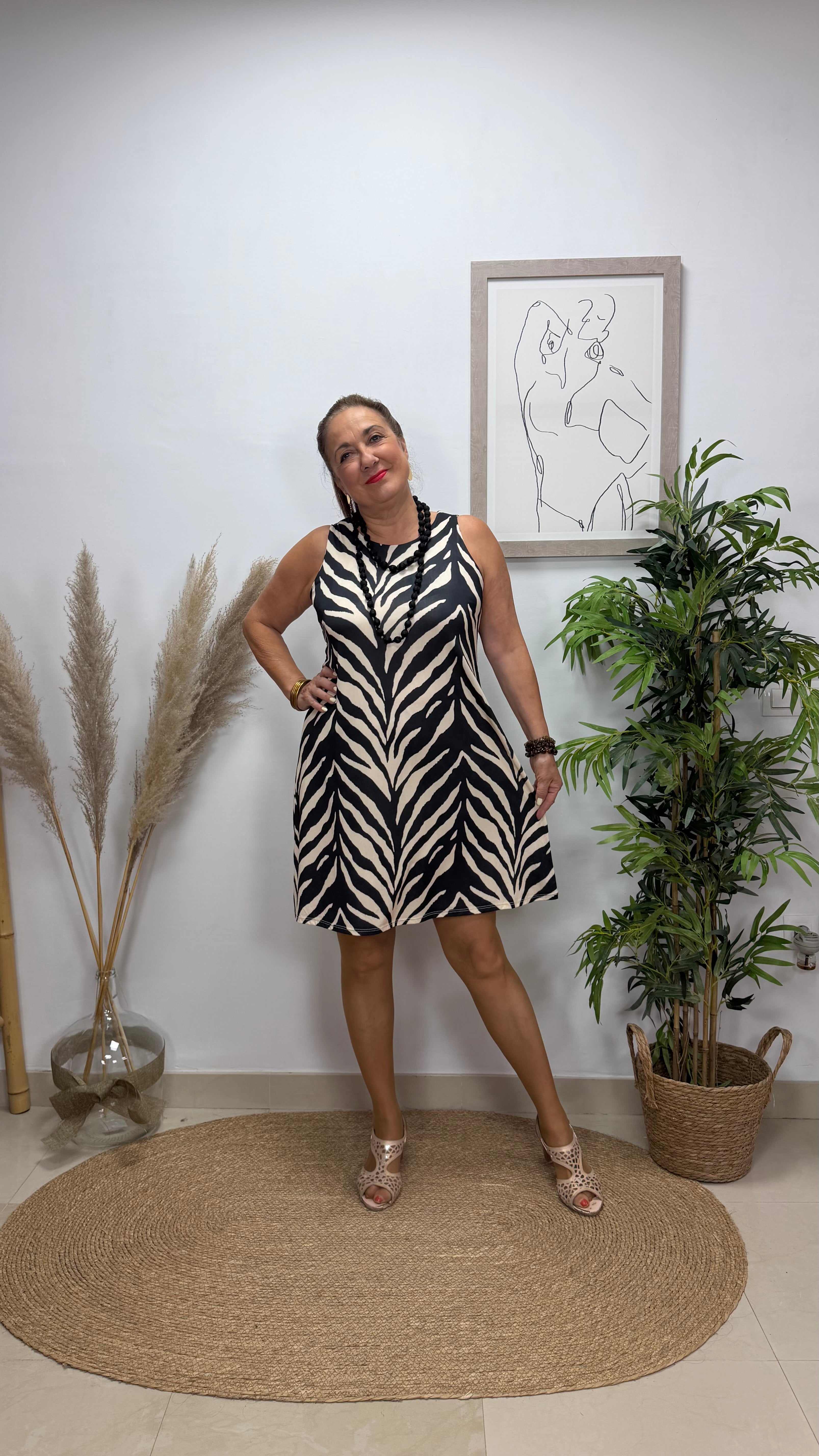 Vestido Corto Ramas Blanco