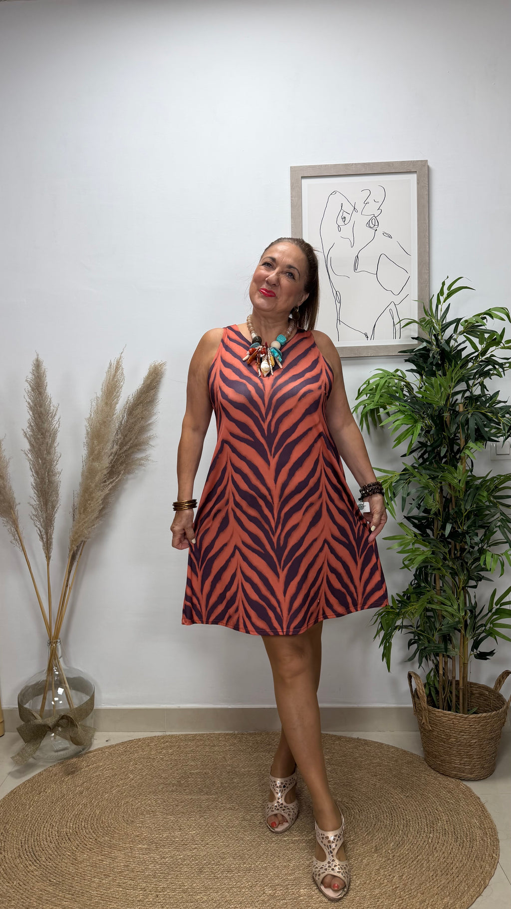 Vestido Corto Ramas Naranja