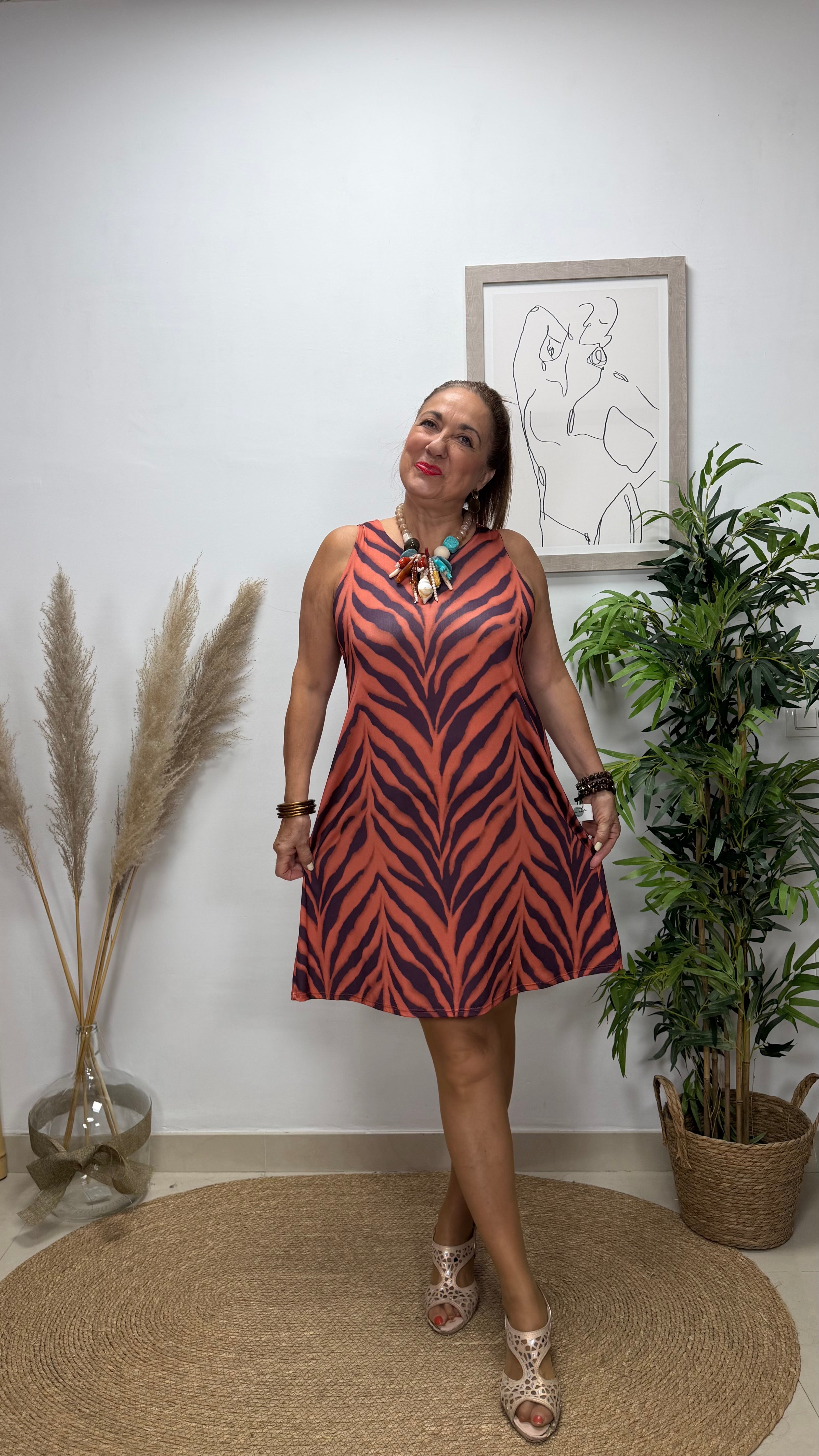 Vestido Corto Ramas Naranja